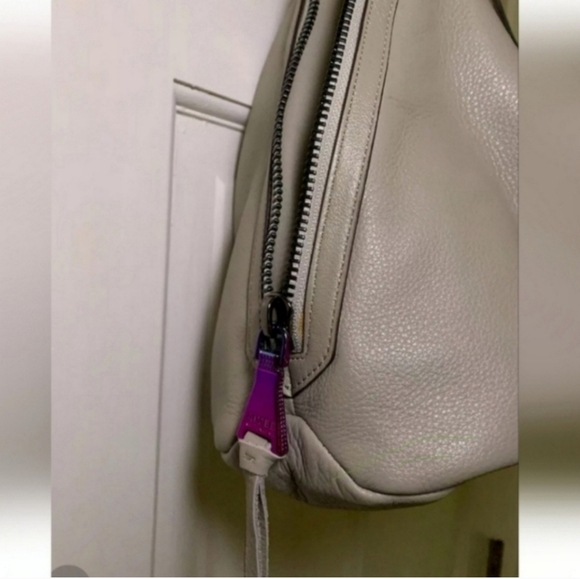 🍂WOW!Rare Aimee Kestenberg Handbag Gray Leathr Shouldr Hobo Bag Purse oil slick - Picture 9 of 10